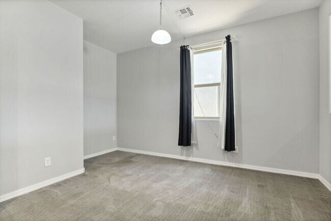 Building Photo - 7707 S 37th St