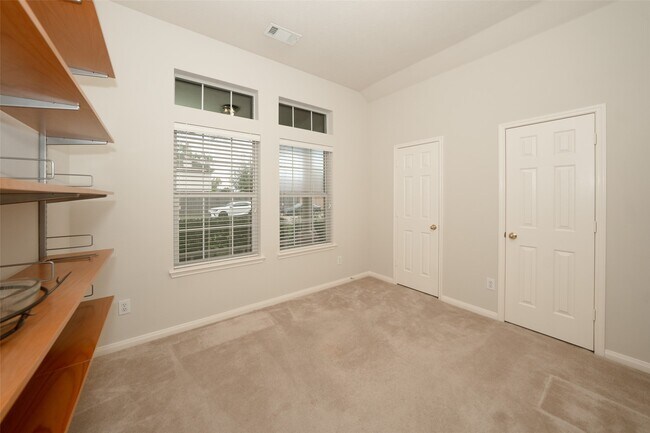 Building Photo - 21315 River Knoll Ln