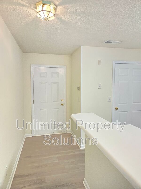 Building Photo - 5010 Hunters Trail