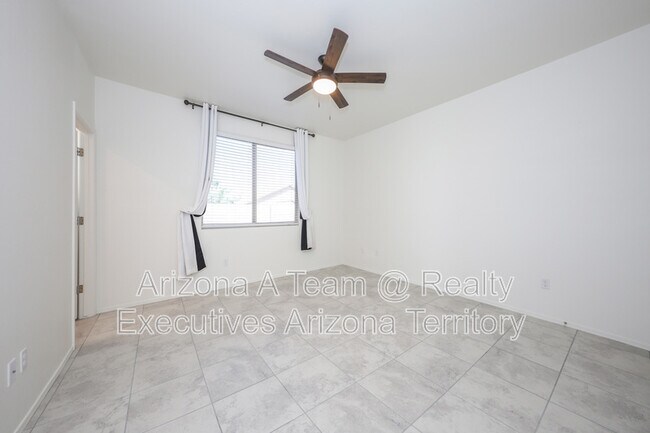 Building Photo - 4466 S Sunrise Bluff Way