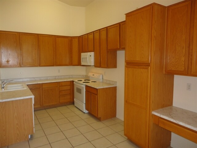 Building Photo - 837 S Roanoke St