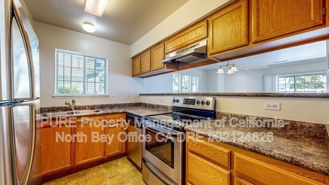 Building Photo - 520 Laurel Grove Cir