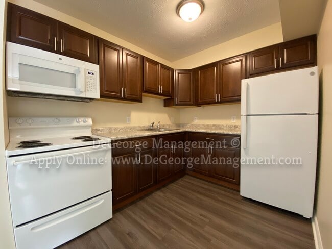 Building Photo - Burdick Estates