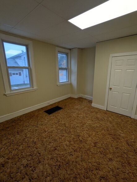 Building Photo - 2679 Riverside Dr