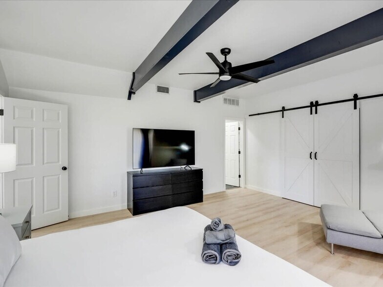 Building Photo - 211 Goodson Way