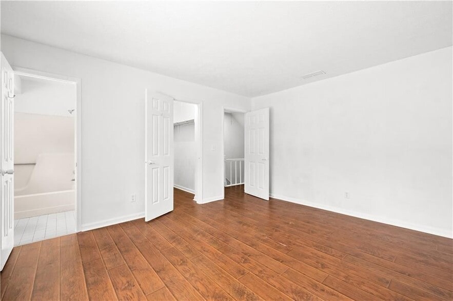 Building Photo - 151 Old Ferry Way