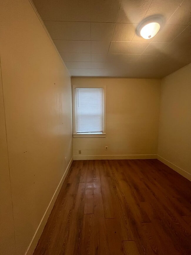 Building Photo - 2-Bedroom 1-Bathroom home in Cottage Grove!