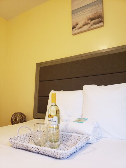 Building Photo - 59 Dartmouth Ave