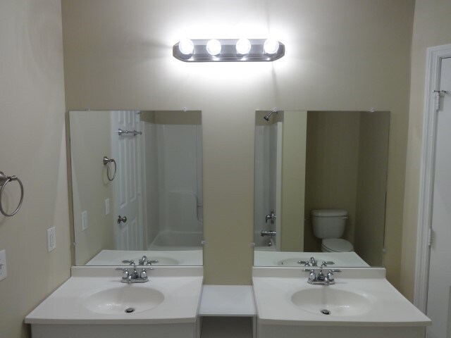 Building Photo - 45 Wintergreen Dr