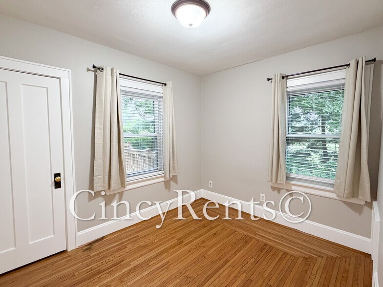 Building Photo - 3559 Rawson Pl