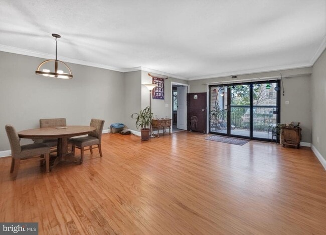 Building Photo - 8370 Greensboro Dr