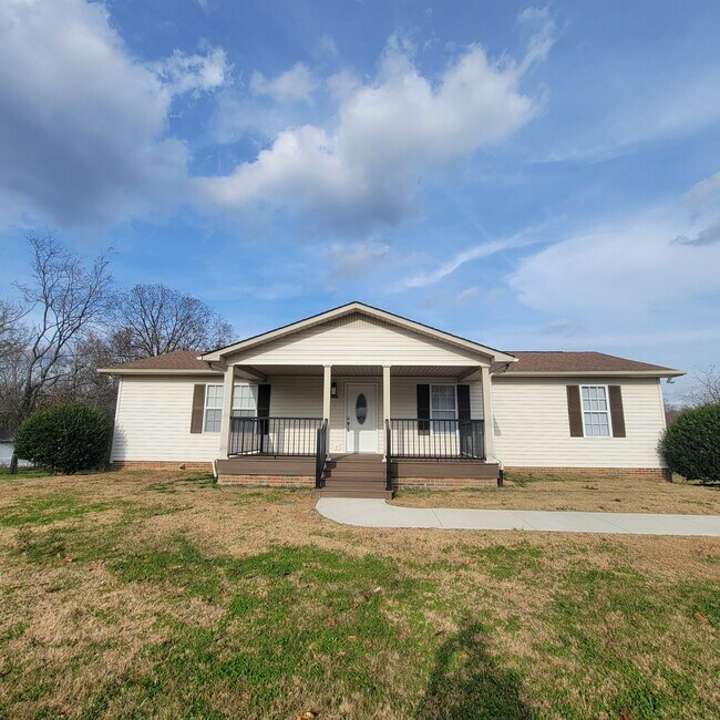 Building Photo - 3/2 Single Family- Full Unfinished Basement- Renovated House
