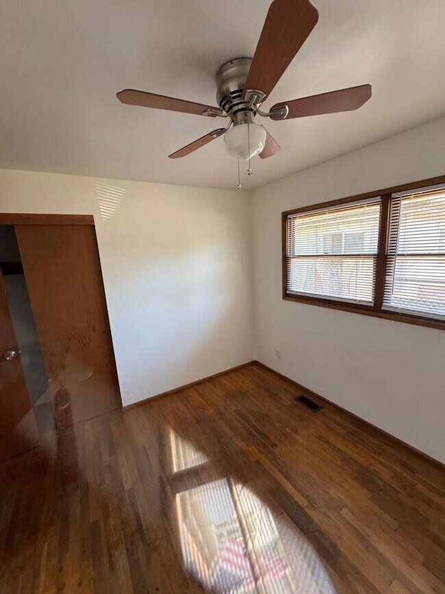 Building Photo - Freshly Updated 3 Bedroom 1 bath Home with Garage, Fenced Yard & Pet Friendly!
