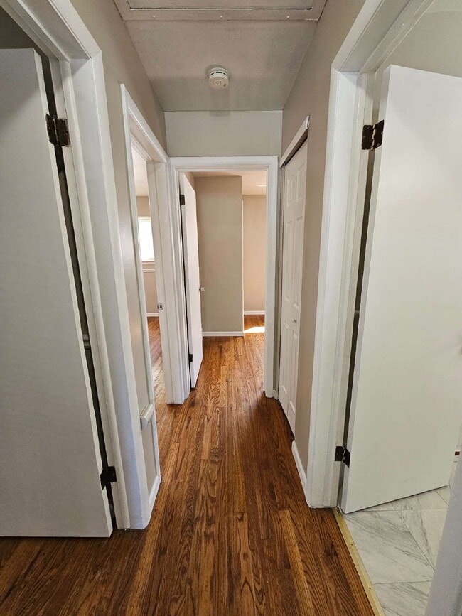 Building Photo - 3-Bedroom Brick Ranch, Hardwood Floors, Large Kitchen, Big Basement & 2-Car Garage