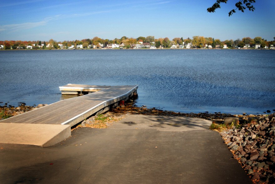 Long Pond Shores Waterfront Apartments 700 Pond View Heights