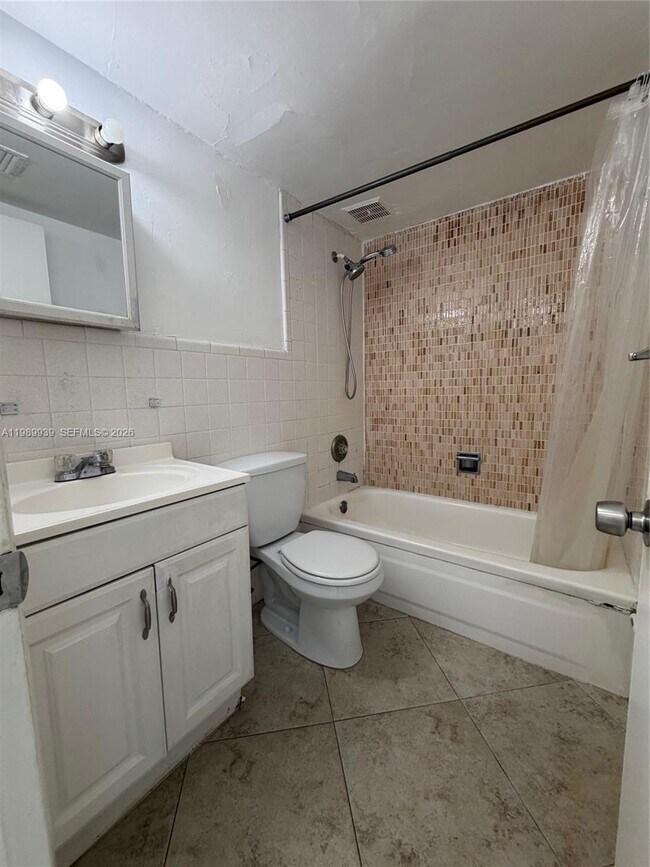 Building Photo - 7917 West Dr