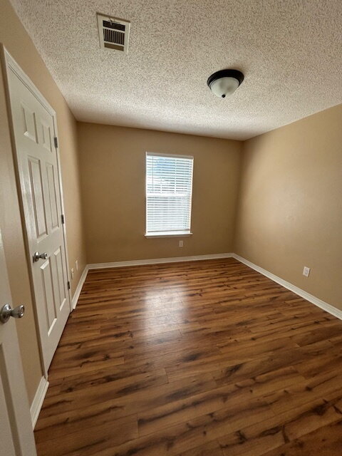 Building Photo - 2625 Weeping Willow Ln