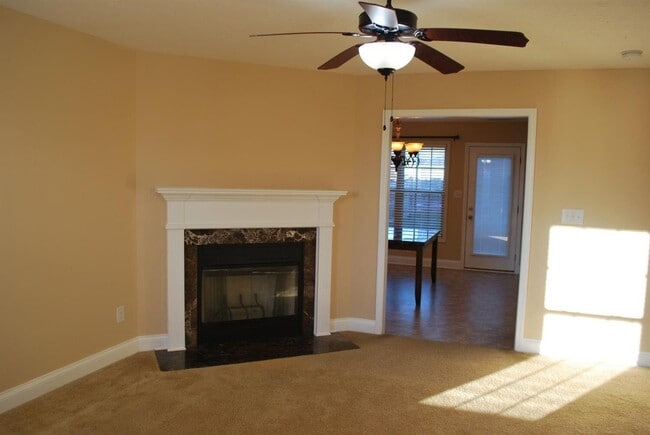 Building Photo - 840 Sugarbush Trail