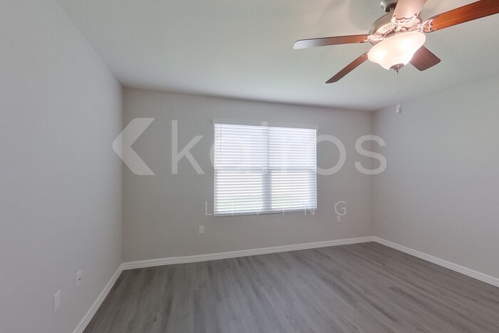 Building Photo - 8700 SW 43rd Ter