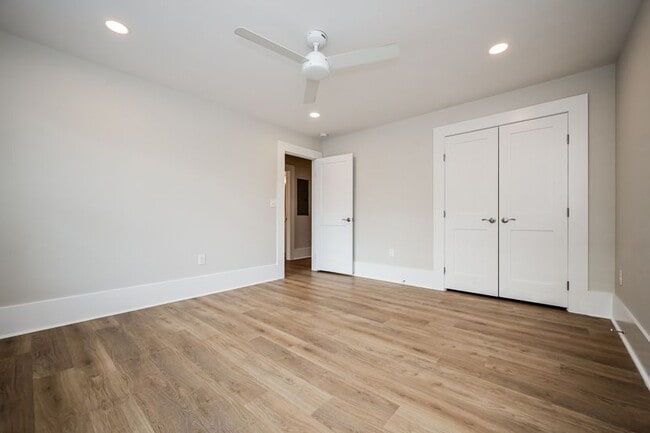 Building Photo - 616 Linwood Ave NE