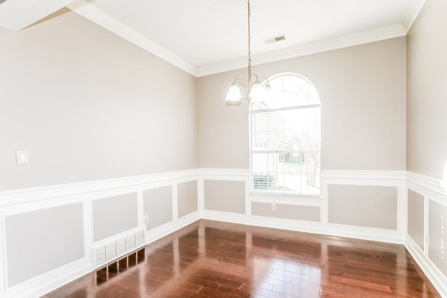 Building Photo - 8270 Wesley Woods Cir