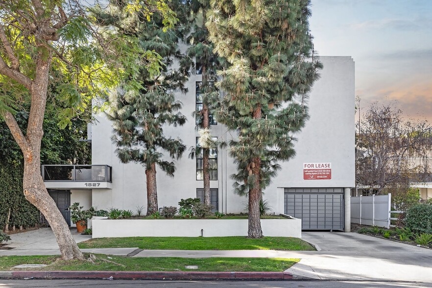 Primary Photo - 1527 Veteran Ave