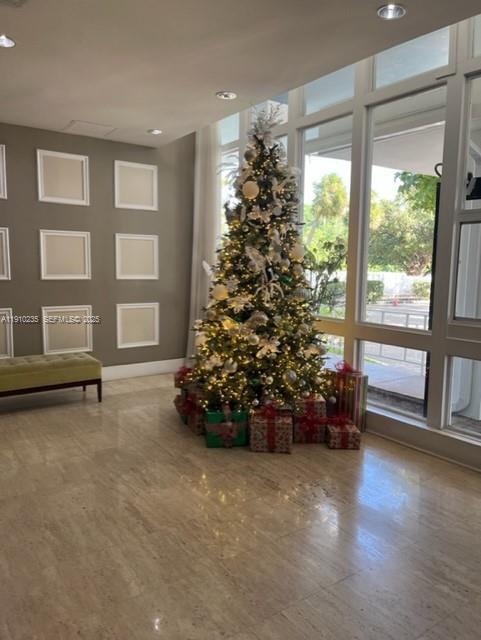 Building Photo - 7441 Wayne Ave