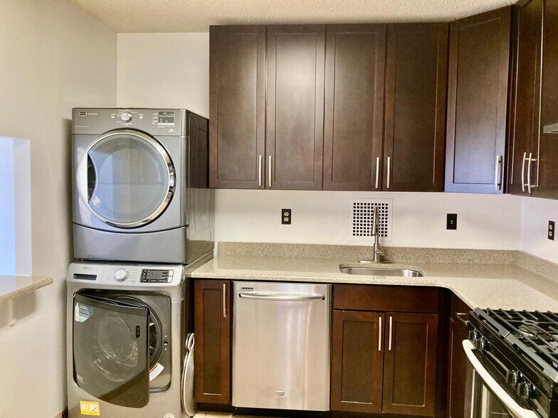 Building Photo - 3701 S George Mason Dr