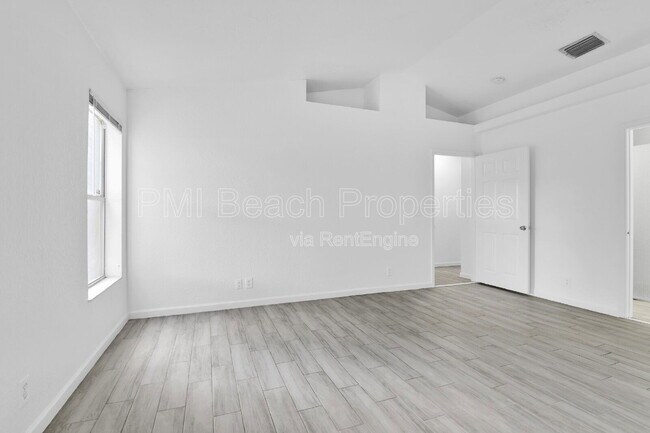 Building Photo - 13900 Folkestone Cir