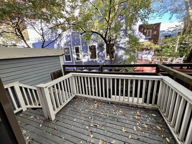 Building Photo - 44 Gorham St