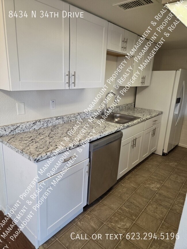 Building Photo - 8434 N 34th Dr