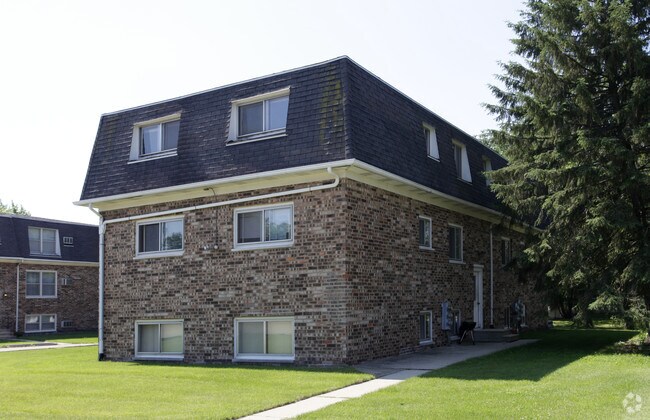 Building Photo - 2221 Fairland Dr