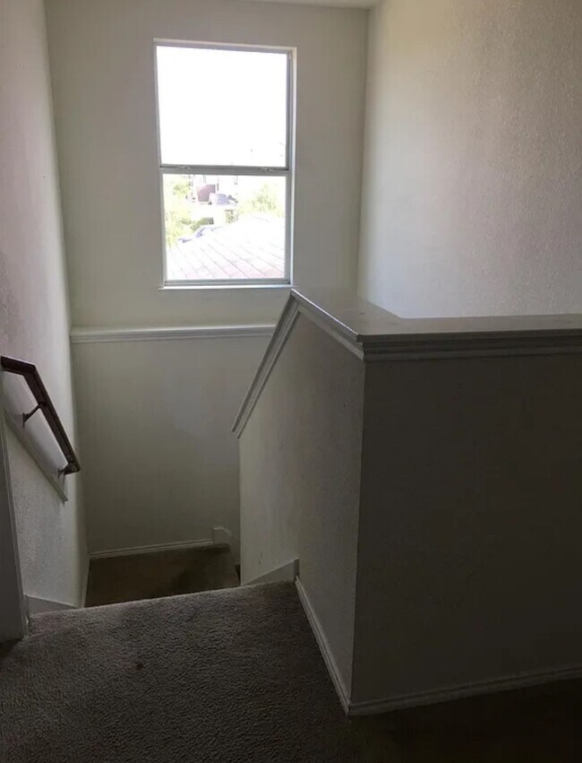 Building Photo - 2606 Skyview Knoll Ct