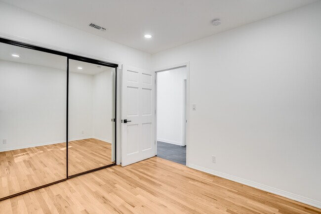 Building Photo - 15851 Mulholland Pl