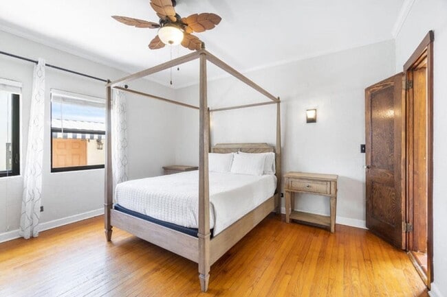 Building Photo - 400 33rd St