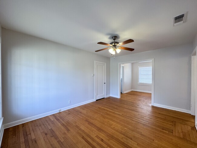 Living Room - 401 E 6th St