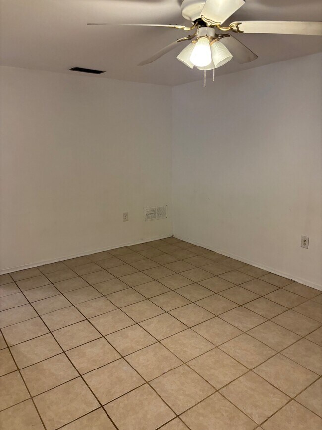 Building Photo - 12411 Partridge Hill Row