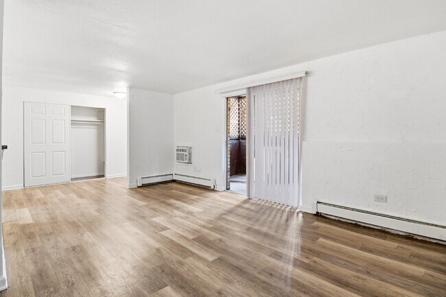 Building Photo - $1,520.95 - 2 bed, 1 bath updated ground floor Condo in Lakewood with In Unit Laundry