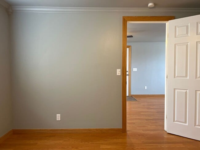 Building Photo - Welcome Home!!