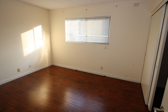 Building Photo - 2925 Wellesley Ct