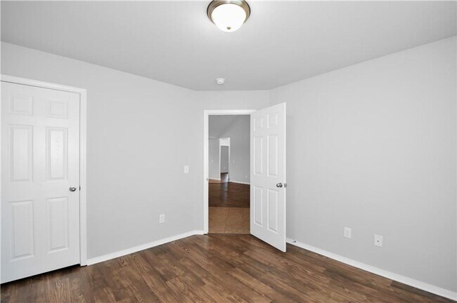 Building Photo - Great home near Bentonville West
