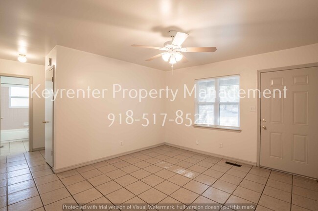 Building Photo - 3 Bed | 1.5 Bath in Collinsville!