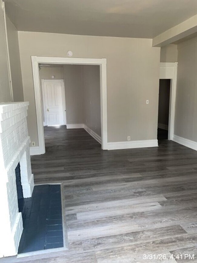 Building Photo - 1046 Walnut St