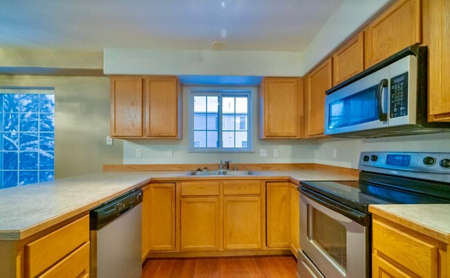 Building Photo - Beautiful Home with heated 2 car garage! C...