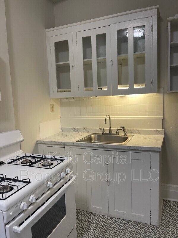 Building Photo - 179 Main St