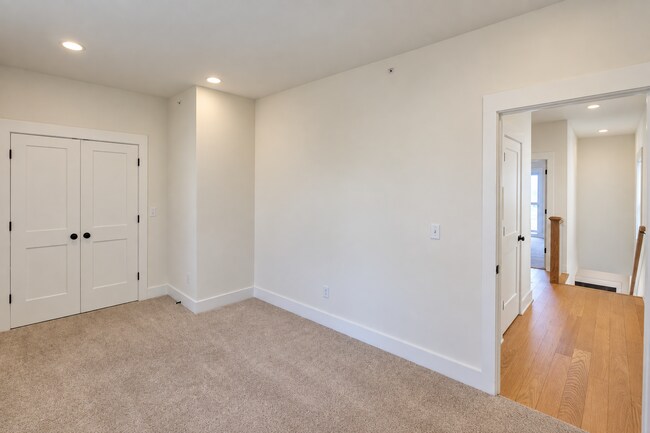 Building Photo - 136 Allison Way