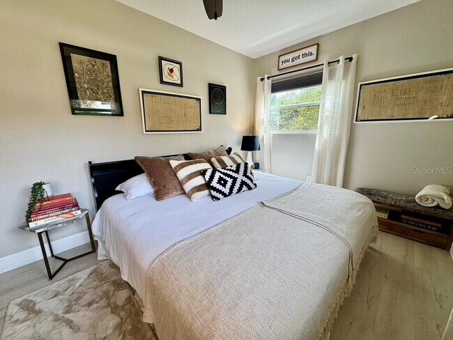 Building Photo - 1815 Barker Dr