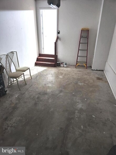 Building Photo - 302 Hidden Dr