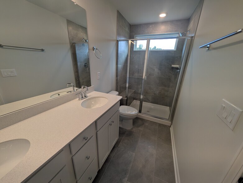 Building Photo - 1518 Tamarisk Ln