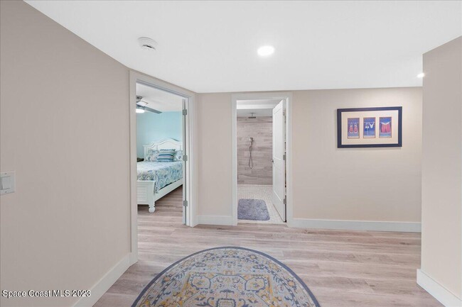 Building Photo - 7801 Ridgewood Ave